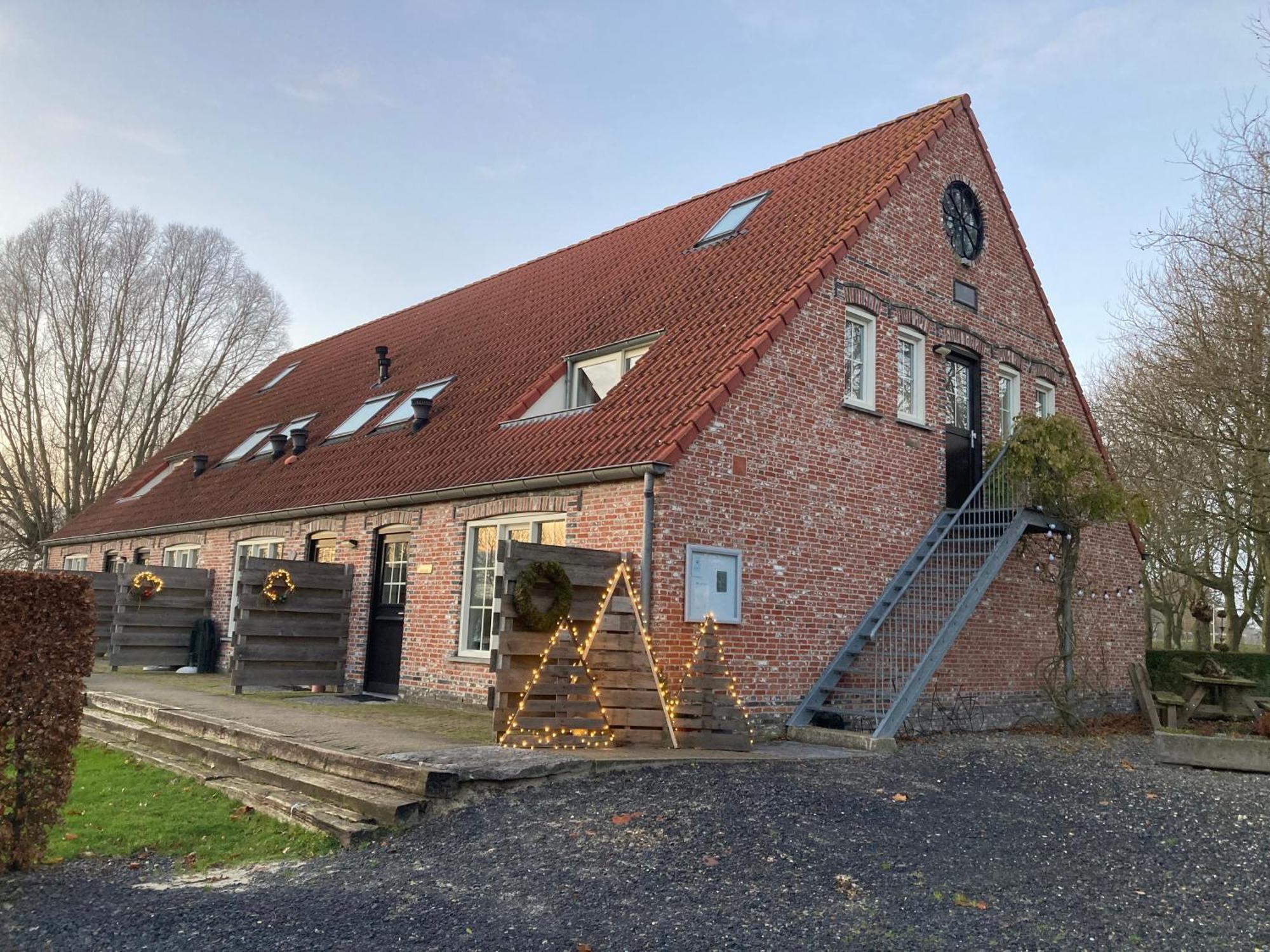Accommodatie In Herbouwde Boerenschuur Koestal Retranchement Exterior photo