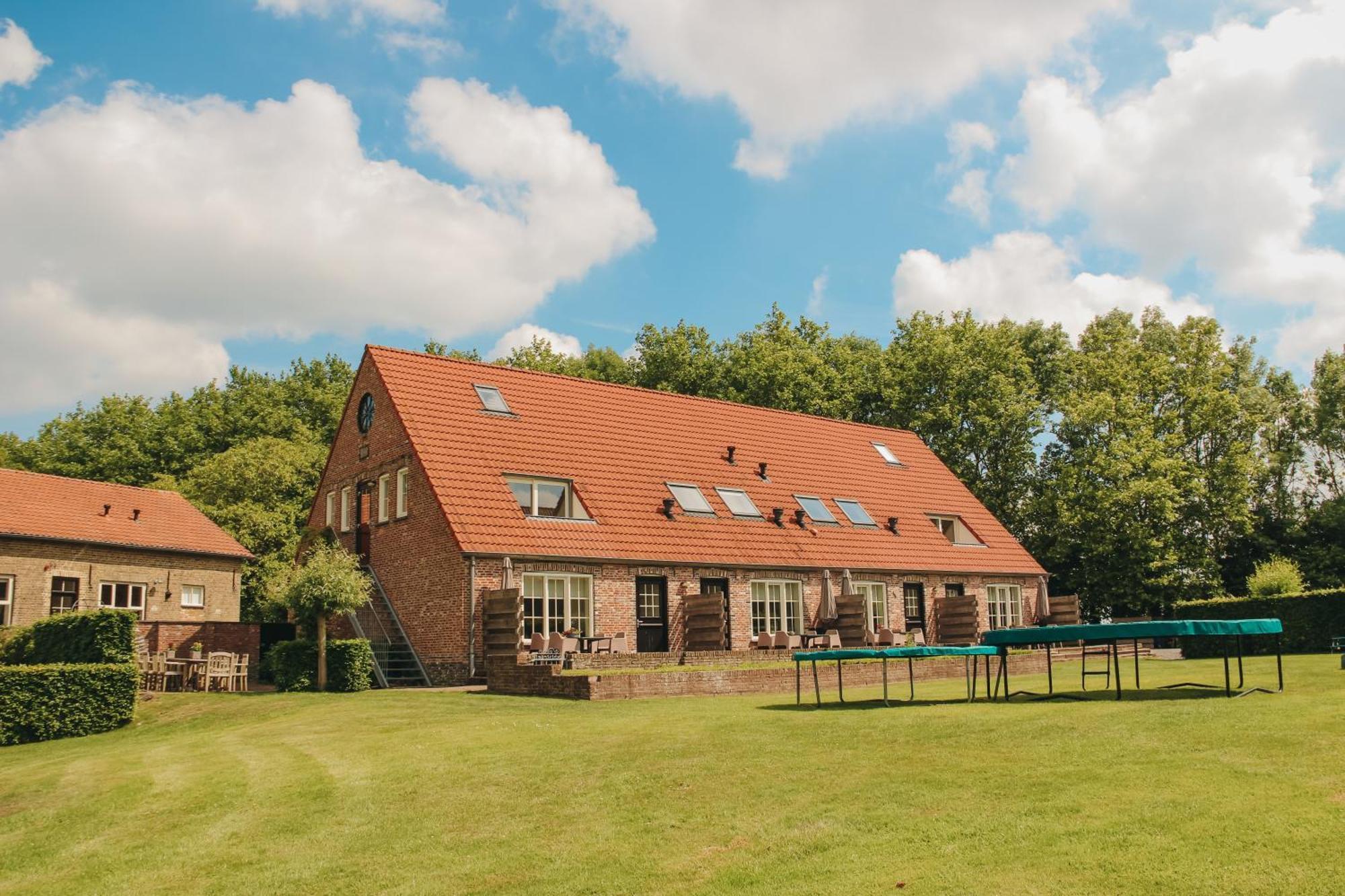 Accommodatie In Herbouwde Boerenschuur Koestal Retranchement Exterior photo